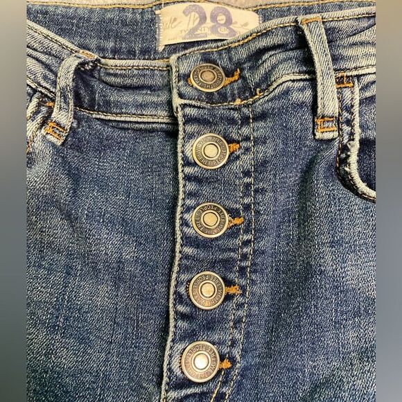 We The Free Distressed Sabrina Super Skinny Jeans - Picture 2 of 15